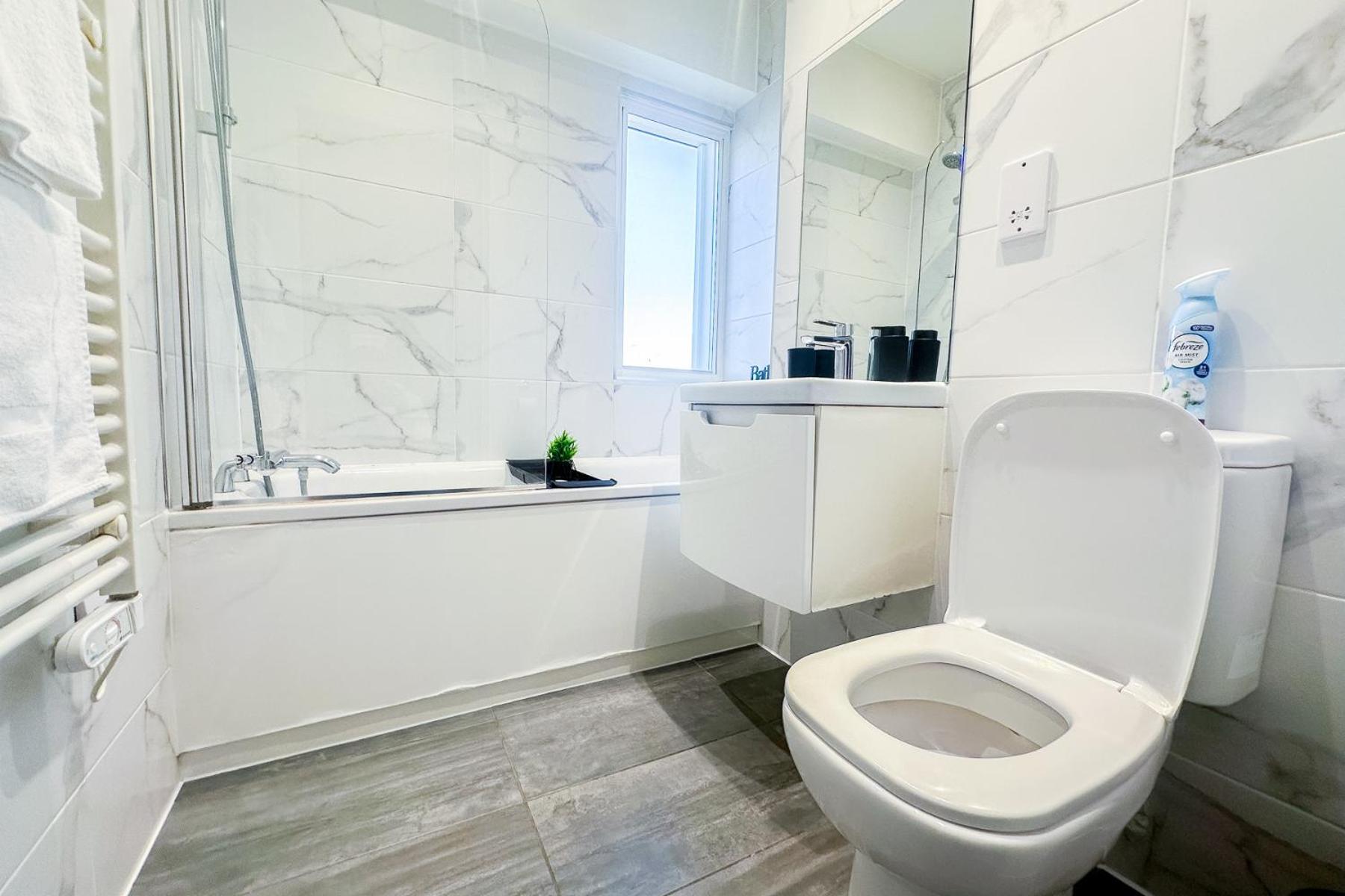 Appartement Modern 2 Bed Flat By Heathrow Airport, Free Parking